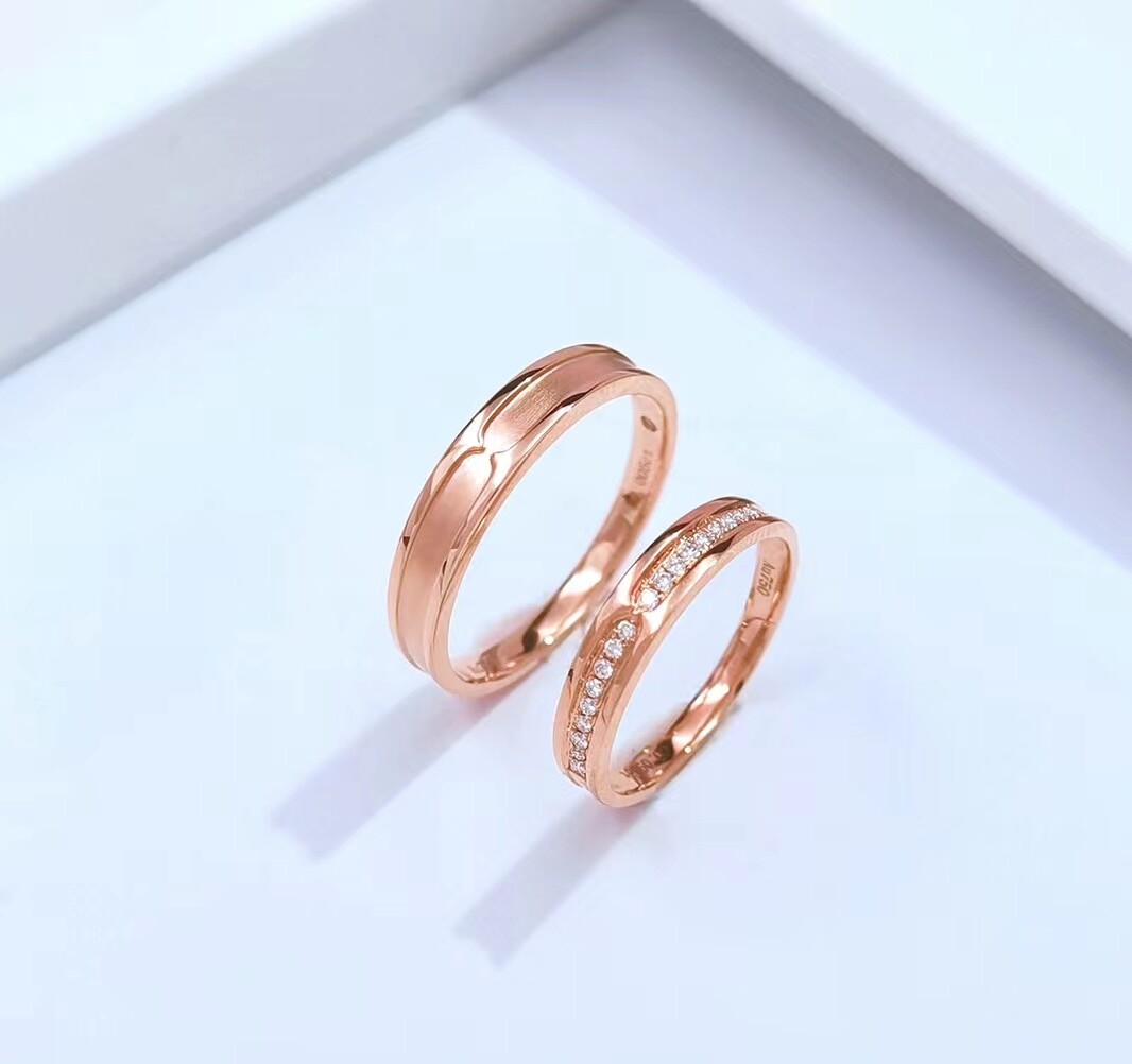 千百代珠宝18K白金玫瑰金钻石情侣戒J男士不镶钻求婚结婚戒指定制