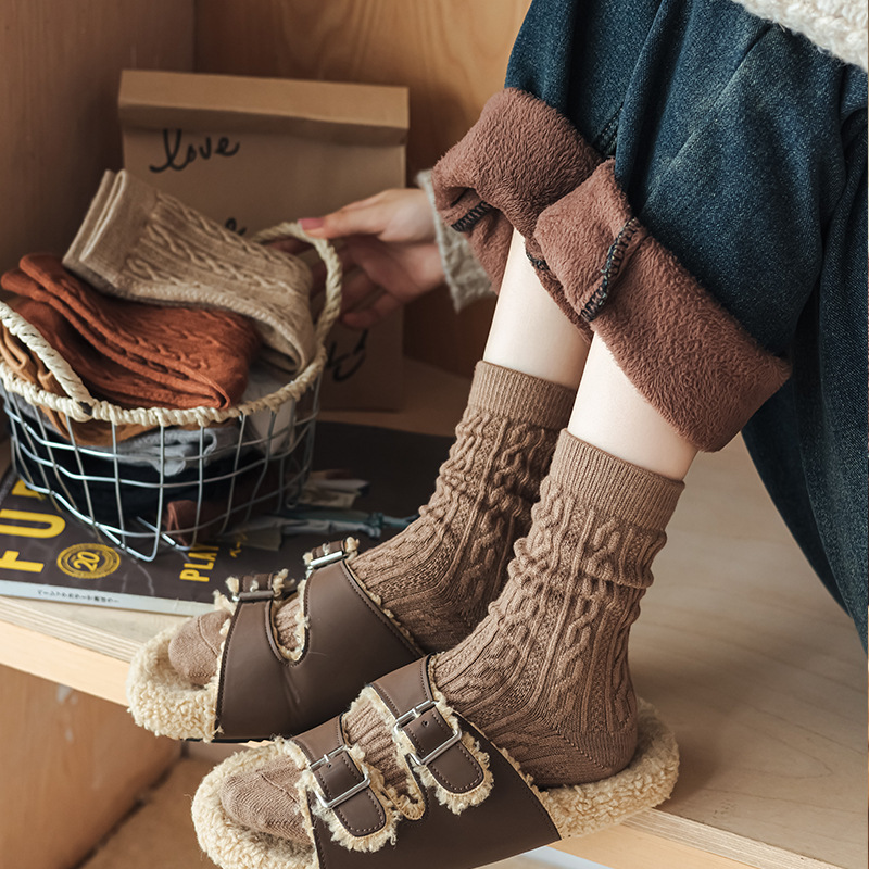 栗子咖色中筒加绒保暖堆堆袜