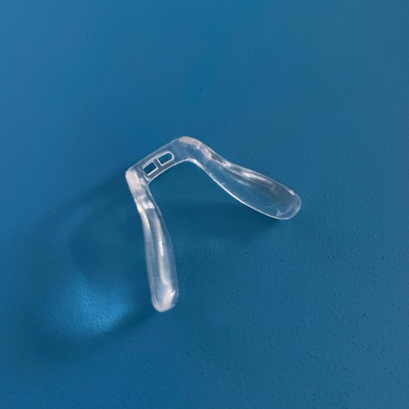 儿童连体眼镜鼻托 马鞍形双孔鼻托 卡入式马鞍硅胶鼻托插入式鼻托