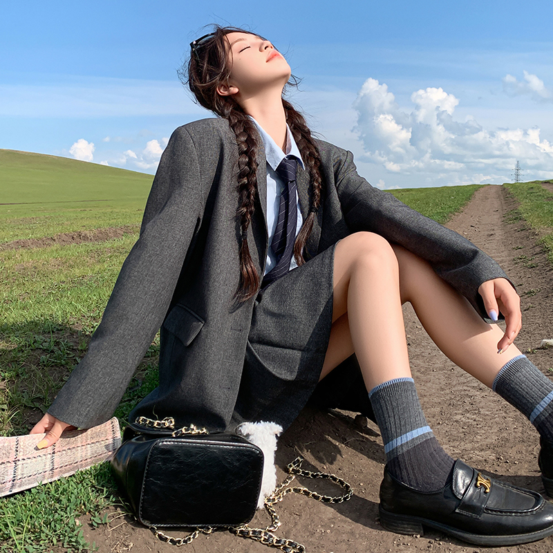 灰色学院风西装套装女2025新款春秋季宽松减龄jk制服百褶裙两件套