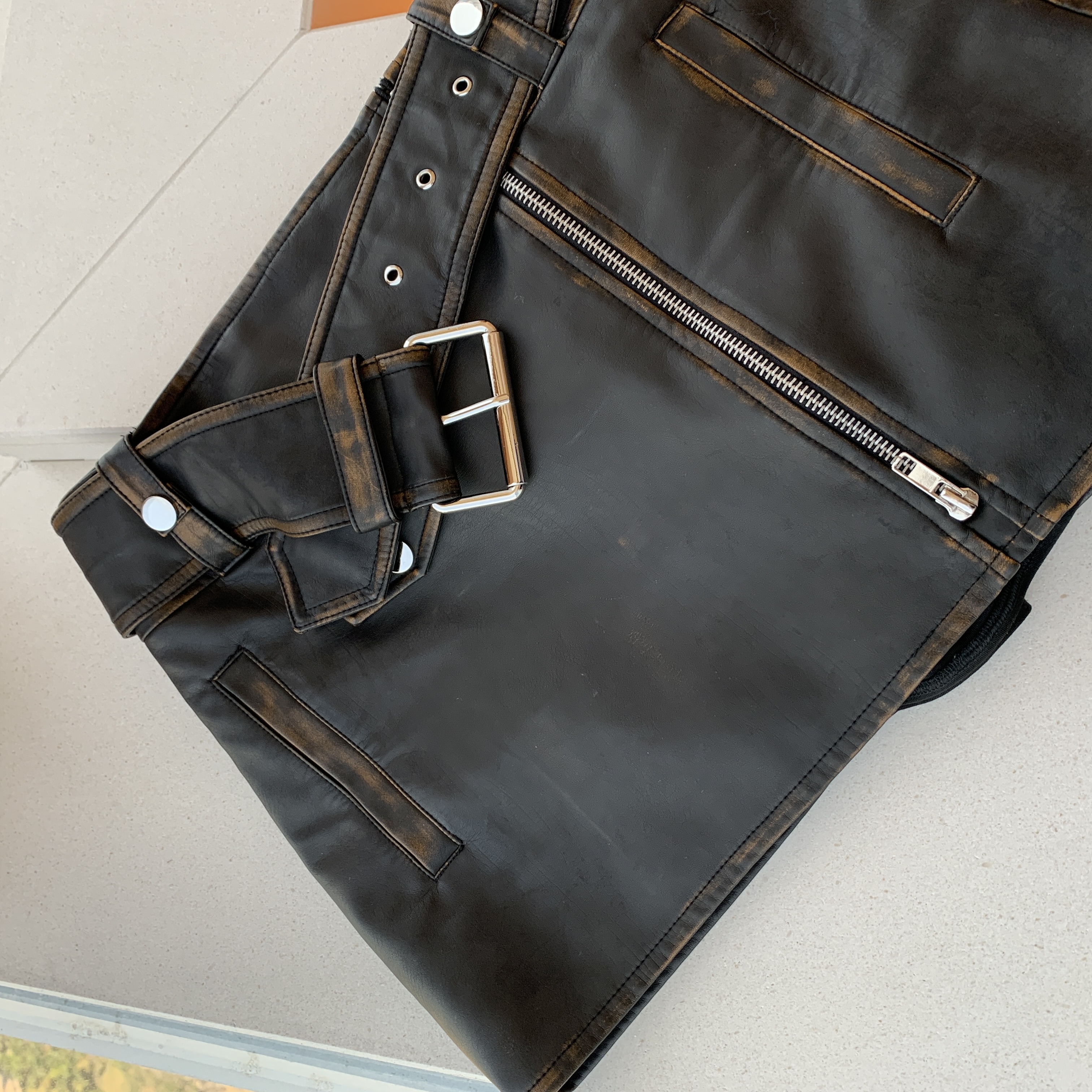 重工复古做旧感pu皮半身裙女性感