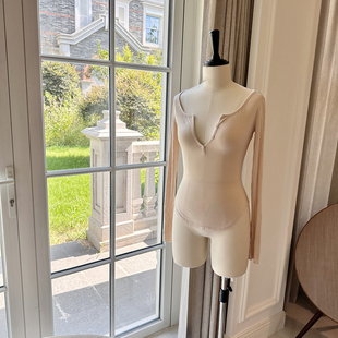 【甜欲的神】A- D钙奶 巨显大你们懂！V领纽扣T恤休闲百搭