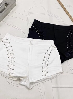 【欲罢不能小短裤】Blum@r*迷你短裤38个气眼 高腰黑色短裤