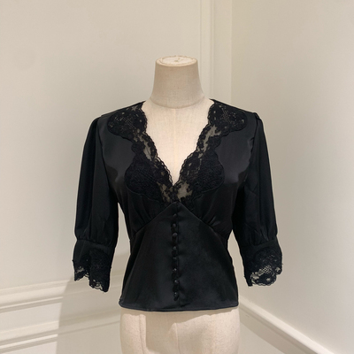 法式蕾丝拼接醋酸缎面宫廷风衬衫