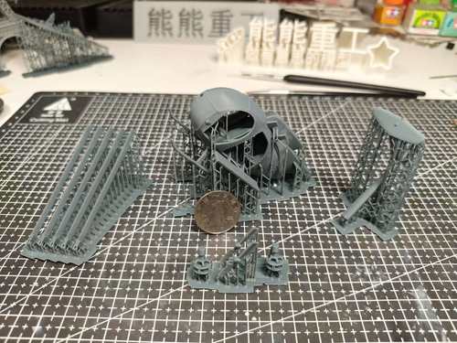 MH-7小鸟直升机及机组乘员1/72静态模型3D打印