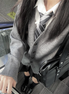 胖MM200斤特大码新款奶系灰色针织开衫外套百褶短裙学院风两件套