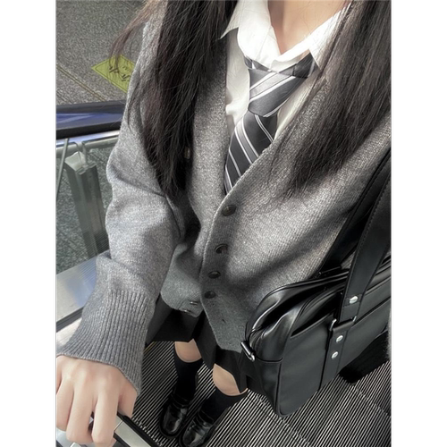 胖MM200斤特大码新款奶系灰色针织开衫外套百褶短裙学院风两件套