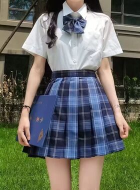 胖MM200斤特大码收腰衬衫jk制服冈梨田格裙套装短袖衬衣三件套女