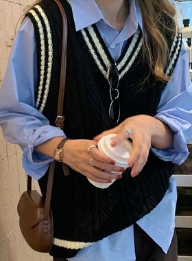 胖MM200斤特大码黑色条纹V领针织马甲女秋冬新款慵懒风毛衣背心