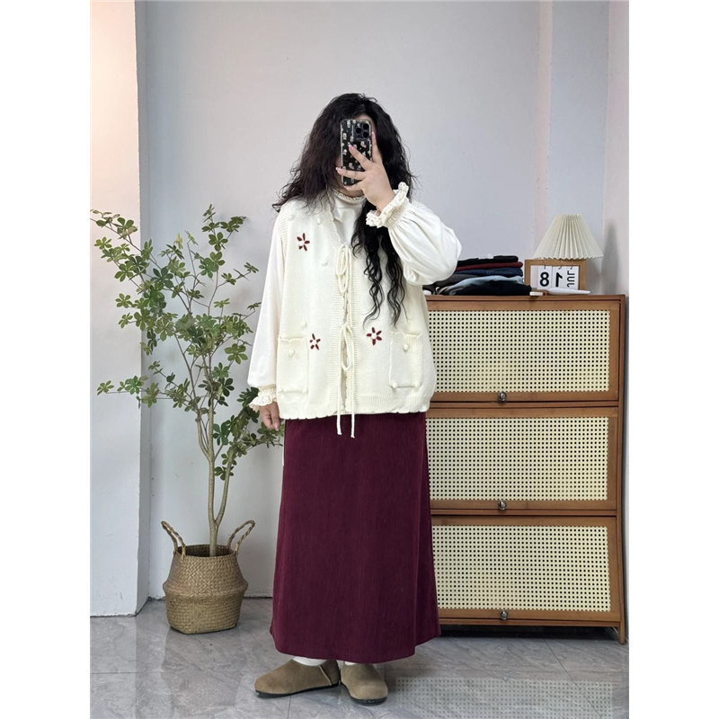 胖MM200斤特大码杏色开衫针织马夹女秋冬毛衣马甲背心小香风上衣