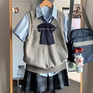 胖MM大码JK制服针织衫无袖马甲v领套头毛衣学院风海苔格裙套装女