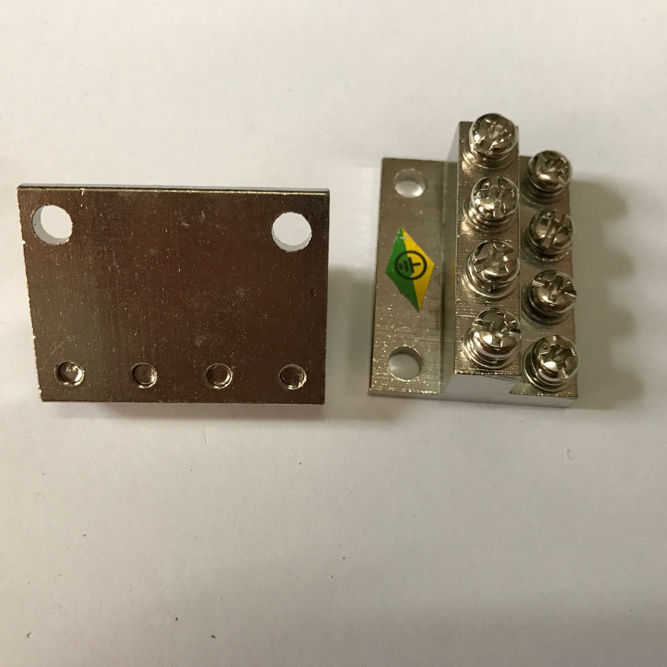 双层螺丝接地端子