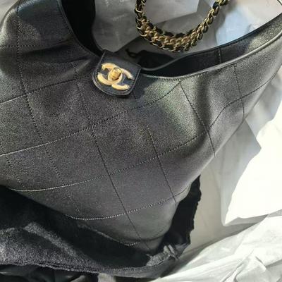 Chanel香奈儿 25p新款黑色牛皮hobo菱格手提包腋下嬉皮包