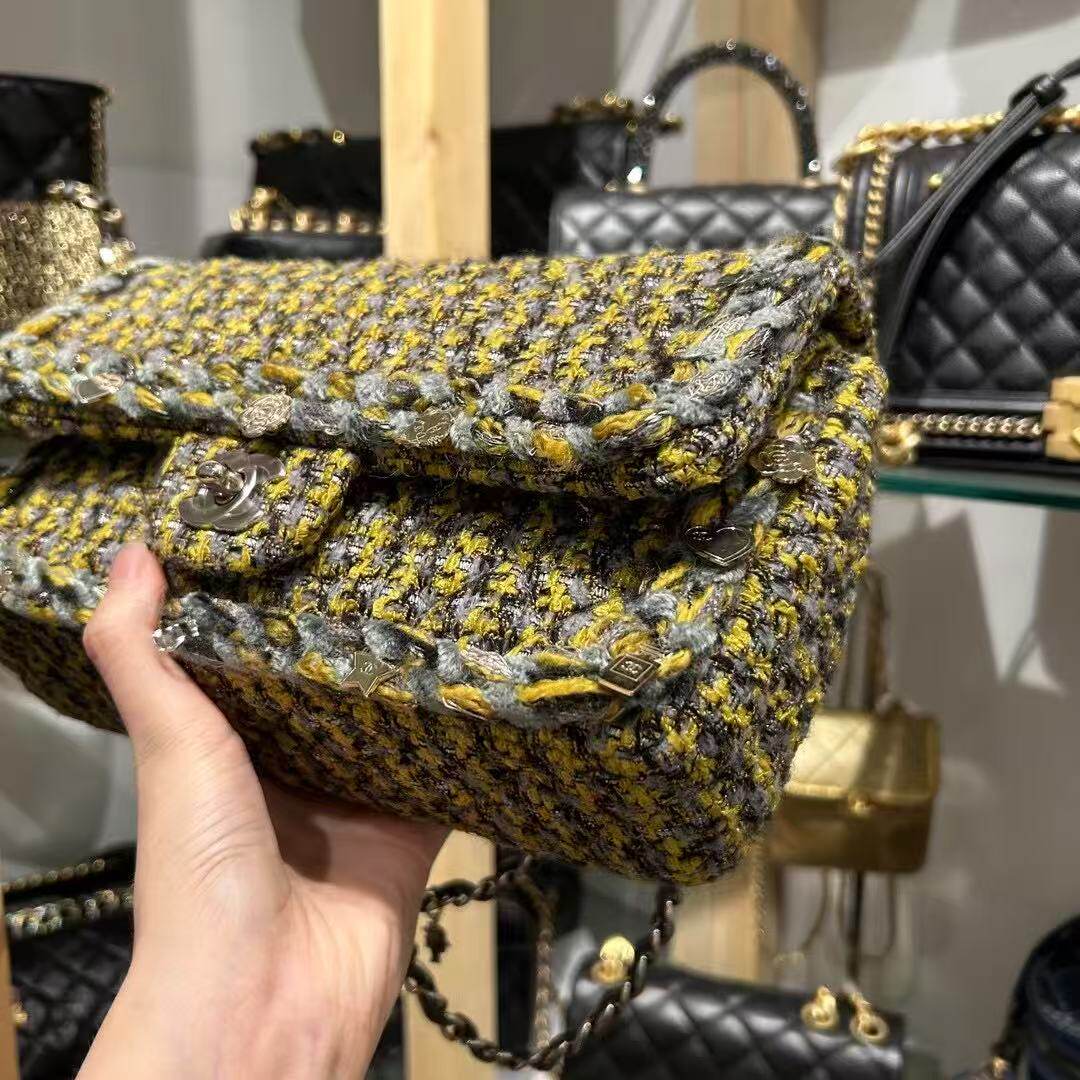 香奈儿Chanel cf中号双盖粗呢徽章限量款单肩斜挎女包