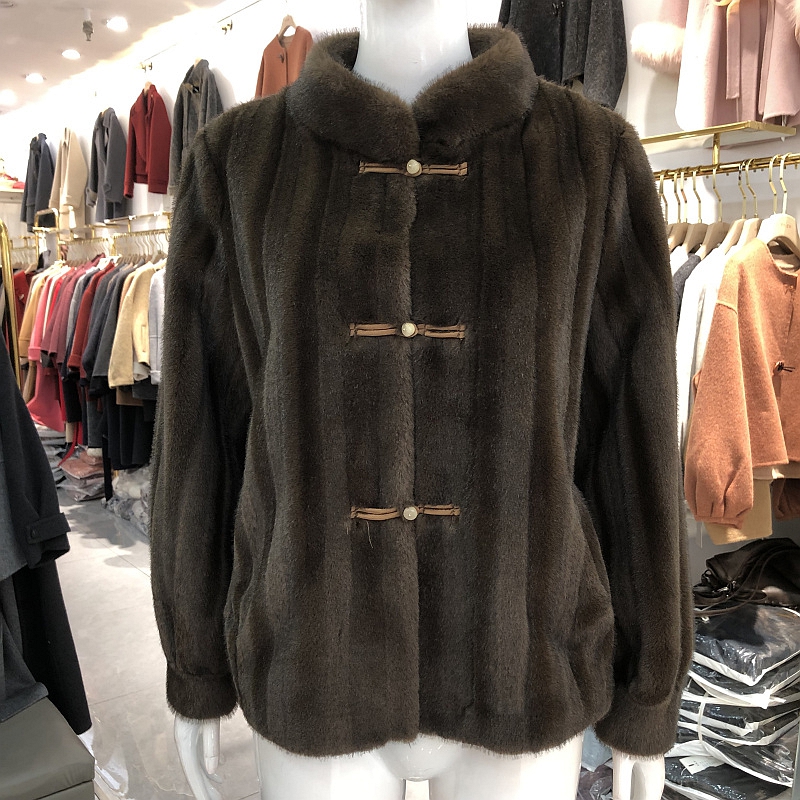芬尔国际665  高档短款海宁皮草女冬季新款韩版妈妈皮毛一体外套