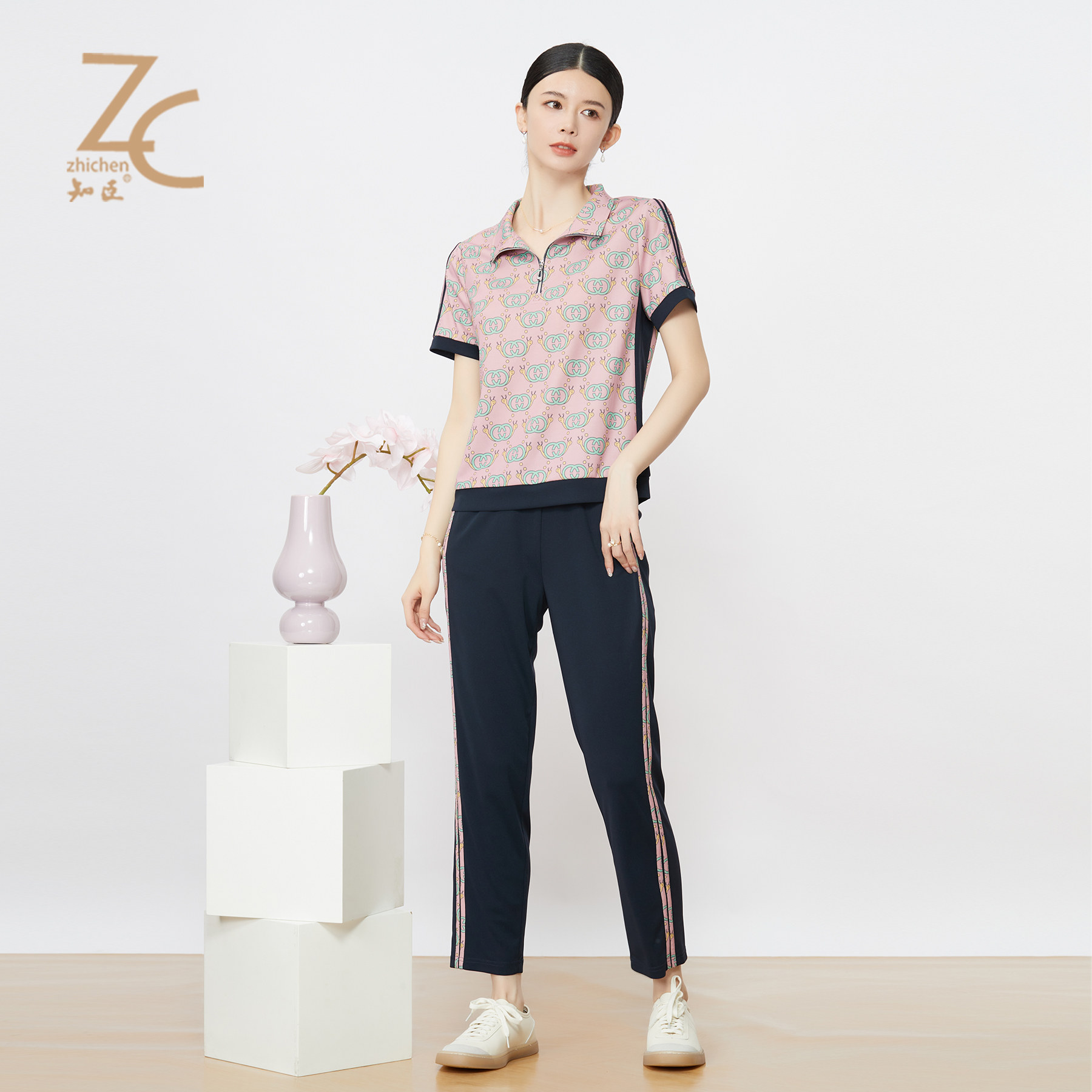 知臣夏季新品 减龄休闲拉链运动蜗牛图案套裤 59242212