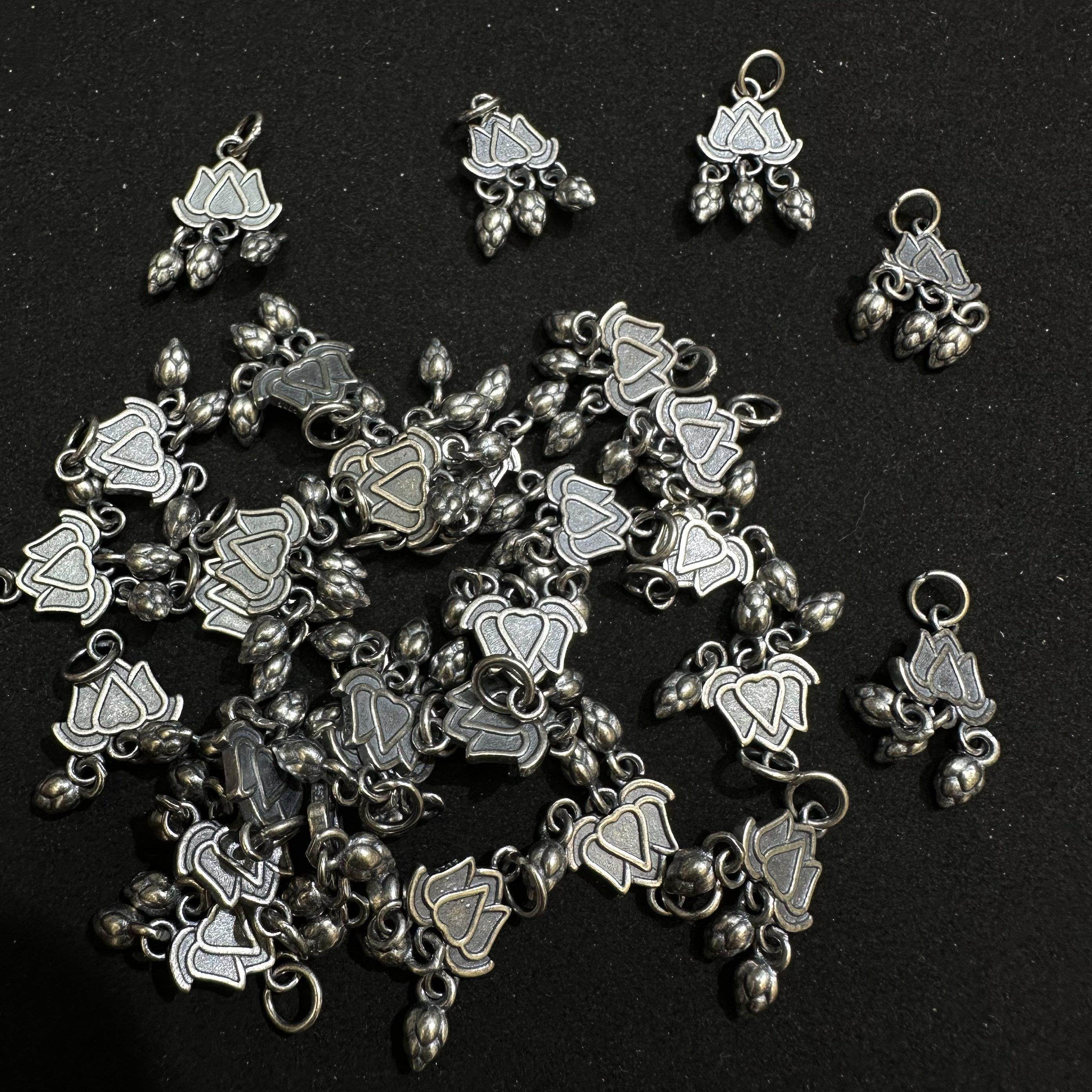 DIY精工三七老银做旧莲花滴溜吊坠手工编绳文玩配饰,饰品/流行首饰/时尚饰品新,银饰吊坠,淘宝优惠券,粉丝福利购,淘宝优惠卷