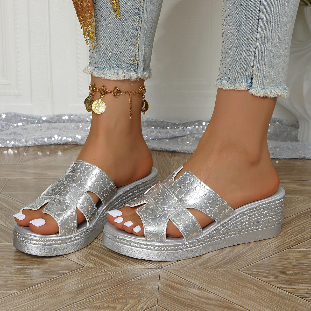 【35-43】超轻增高5.5cm拖鞋时尚2026大码高档洋气外穿百搭一字拖