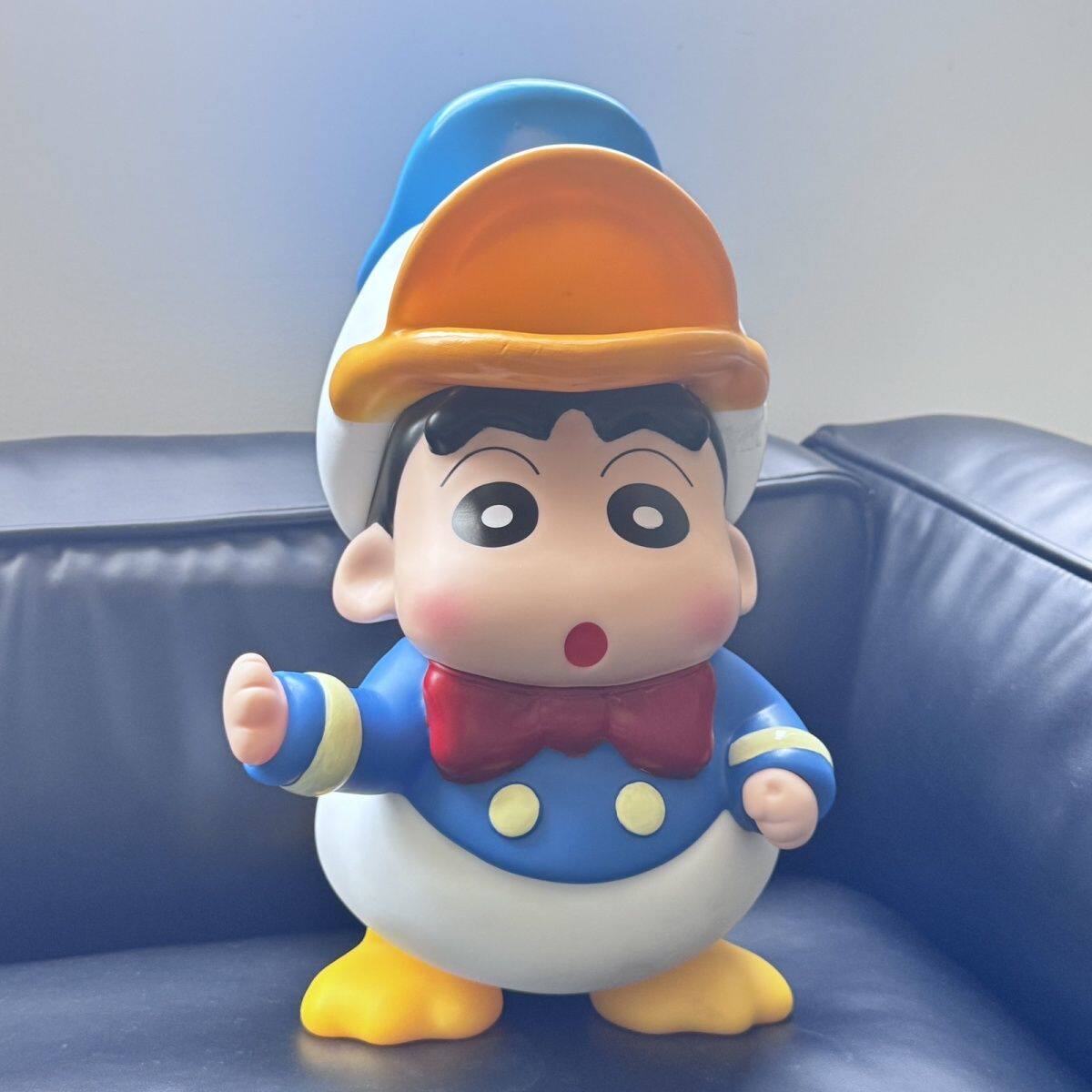 蜡笔小新cos唐老鸭手办帽子可拆卸公仔玩偶家居摆件送情人节礼物