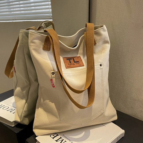 轻便百搭大容量