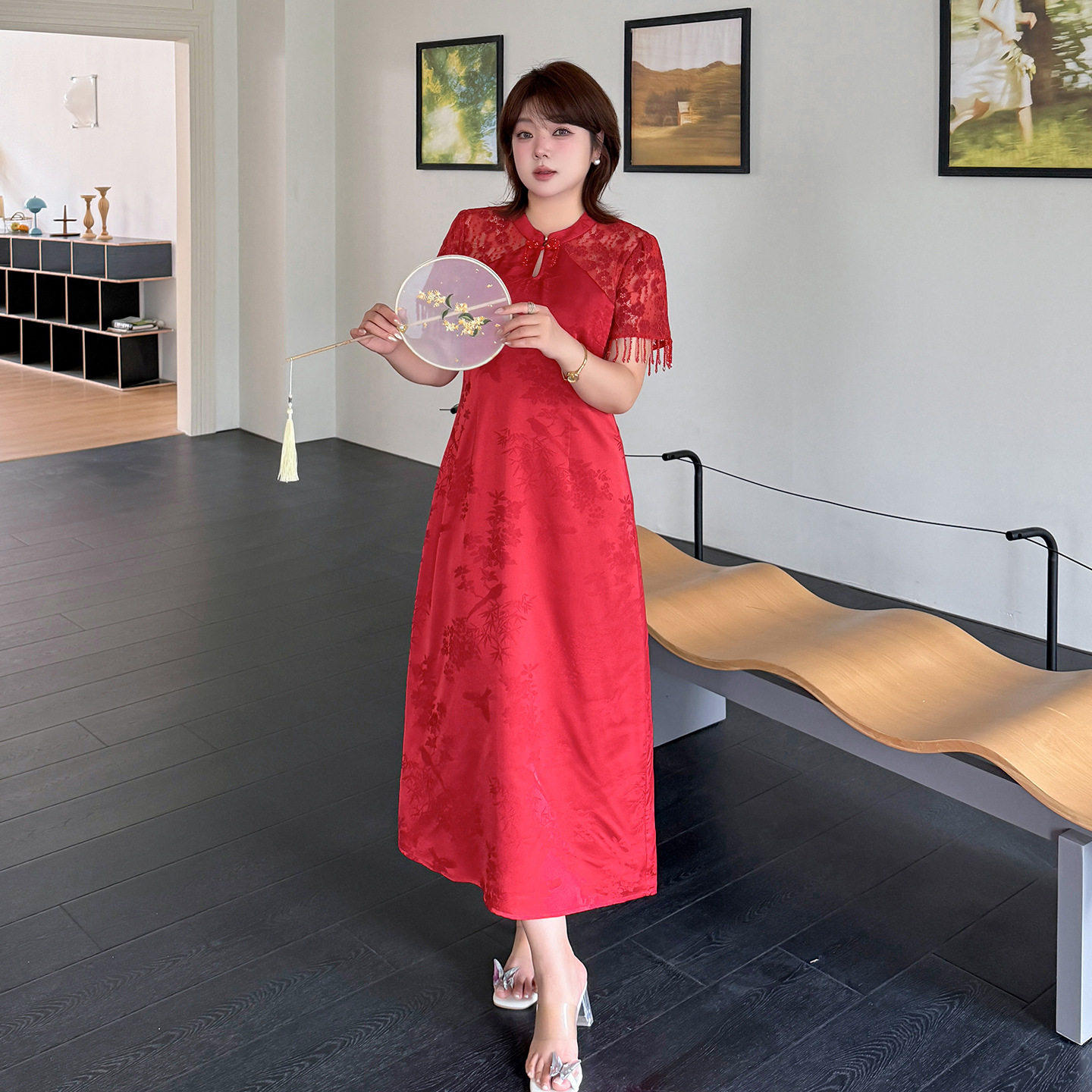 大码蕾丝镂空新中式新娘服收腰