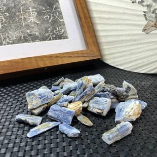 散货蓝晶石天然矿物晶体标本盒子猫矿石能量石矿晶石地质标本科普