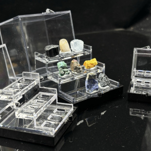新品亚克力三层水晶晶体展示架裸石宝石矿物展示盒矿标盒子猫矿盒