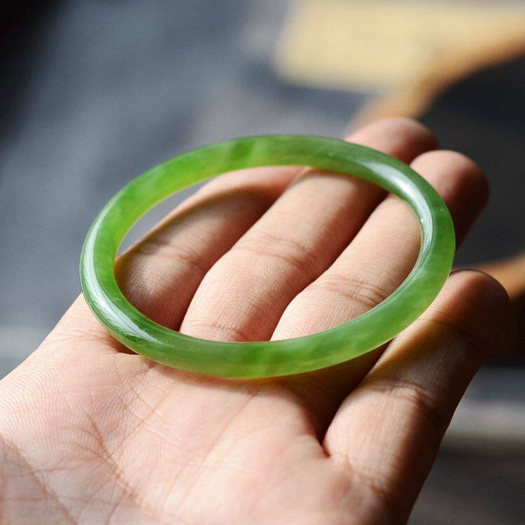 和田玉碧玉手镯少女细手镯圆条小细条玉镯子冰底果绿色女礼物手环