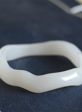 波浪。和田玉白玉随行水波纹玉镯子纯天然