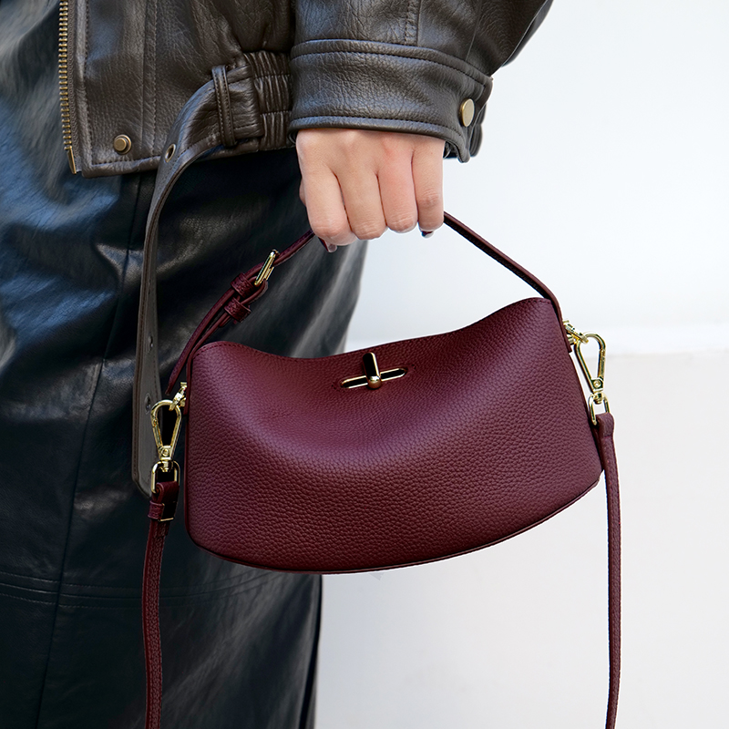 欧米omi包包女式2025新款秋冬小包头层牛皮手提包真皮单肩斜挎包