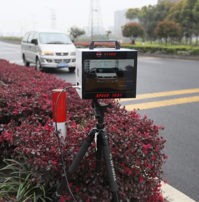 EWIG便携移动测速仪一体机 超速抓拍 可触摸时实查看画面 交警厂