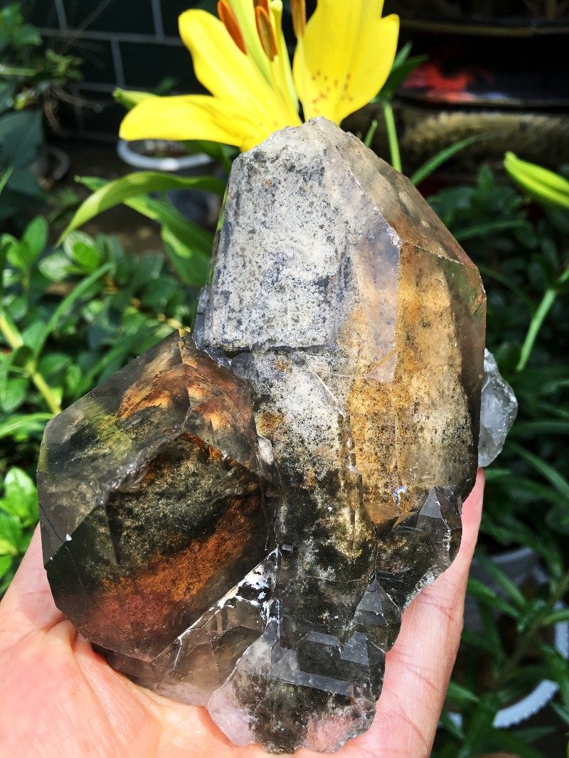 천연 크리스탈 원석 클러스터 녹색 유령 노란색 유령 원석 클러스터 사양: 516G 118*72*75MM