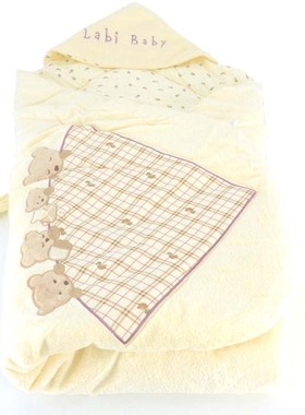 拉比童装正品拉比抱被新生秋冬款LQGCZ20904绒绒小熊抱被100*100