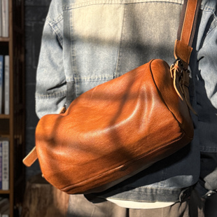 原创潮款 牛皮斜挎包真皮包包圆筒包休闲单肩包健身包户外男旅行包