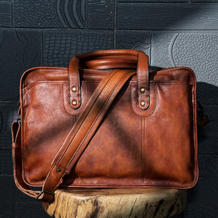 原创植鞣皮男包头层牛皮斜挎单肩包手工擦色真皮手提包 Mantime