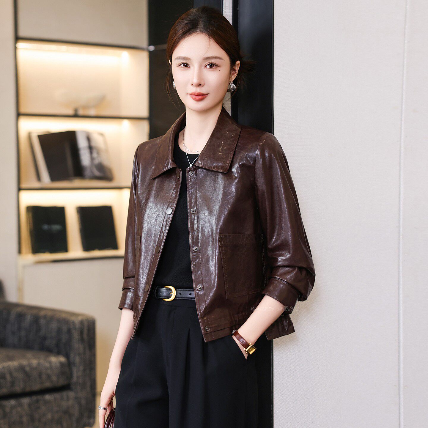 海宁真皮皮衣女短款2026春季新款翻领绵羊皮夹克外套气质复古棕色