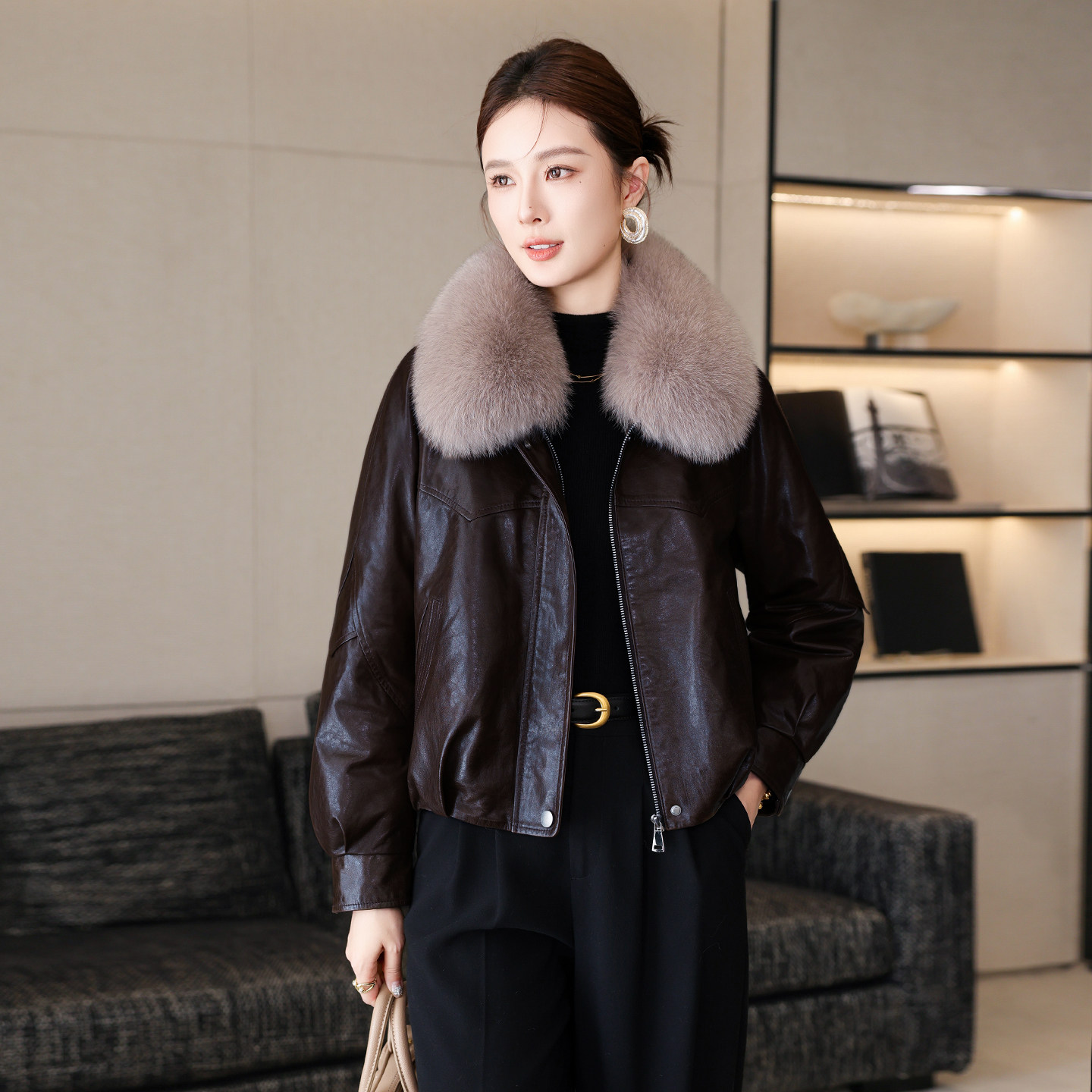 高端真皮皮衣女短款冬季新款狐狸毛绵羊皮羽绒夹克外套小个子洋气