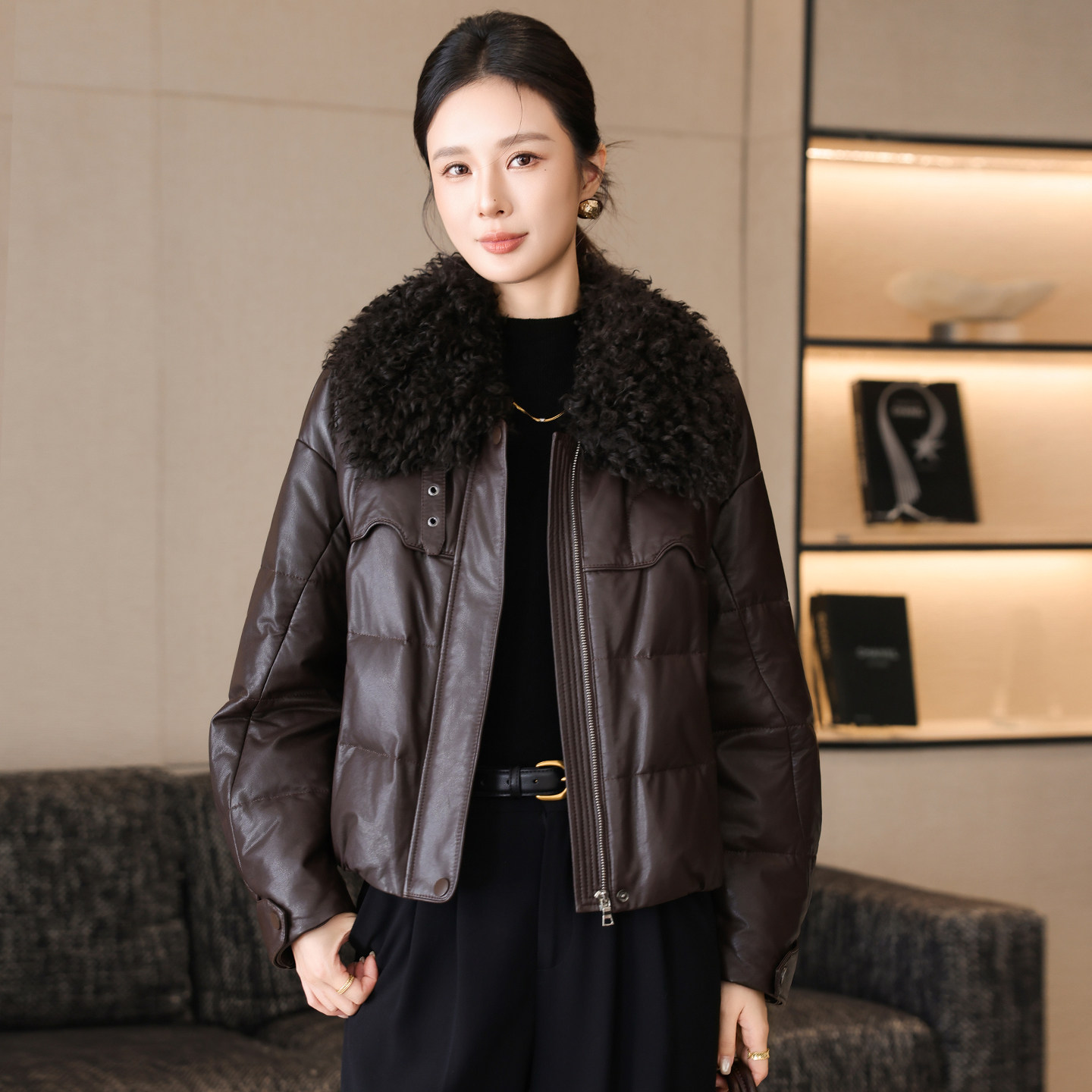 高端羊羔毛领真皮皮衣羽绒服女短款2026冬季休闲头层绵羊皮外套潮