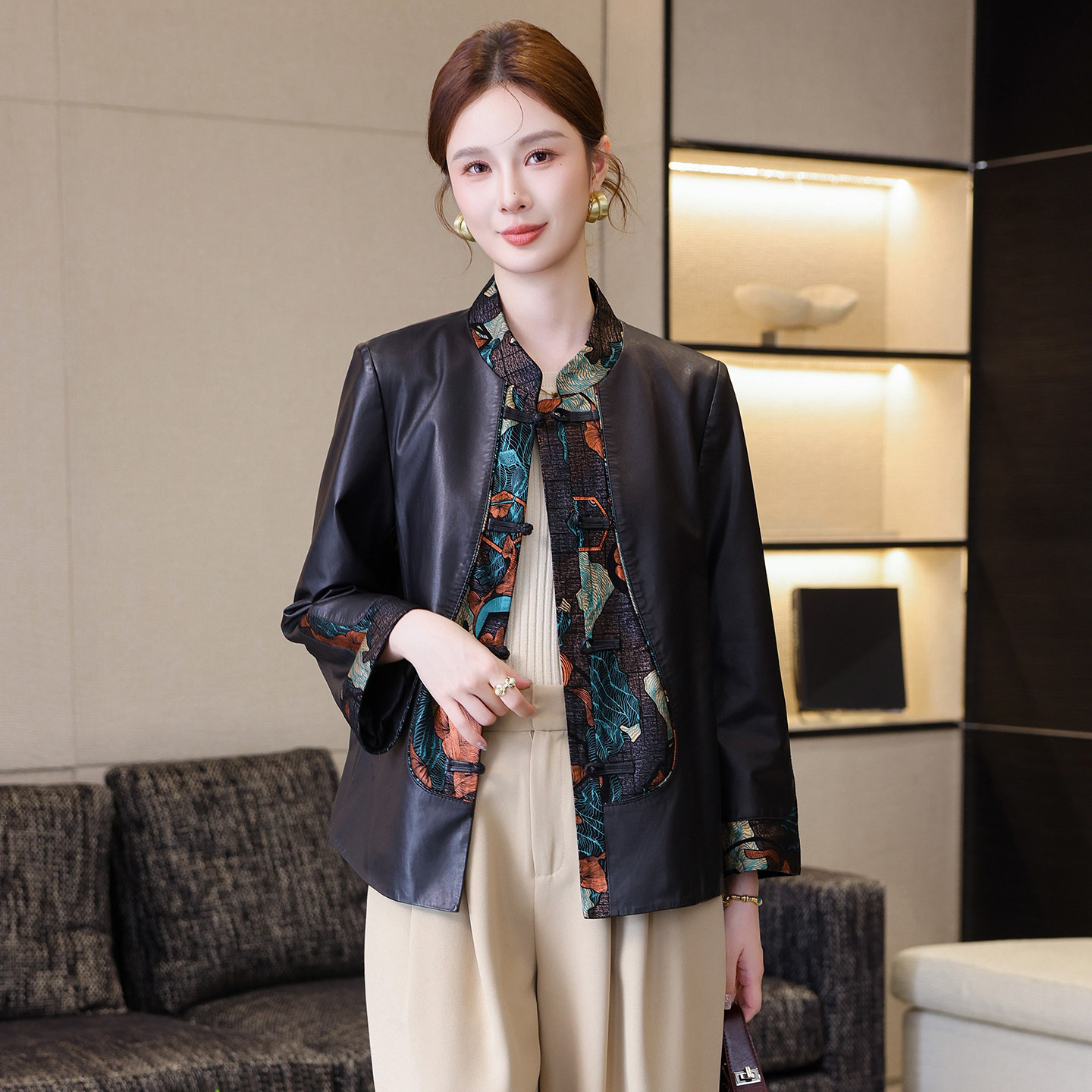 真皮皮衣女短款2025新款春秋花皮拼接休闲高端绵羊皮夹克外套爆款,女装/女士精品,皮衣,淘宝优惠券,粉丝福利购,淘宝优惠卷