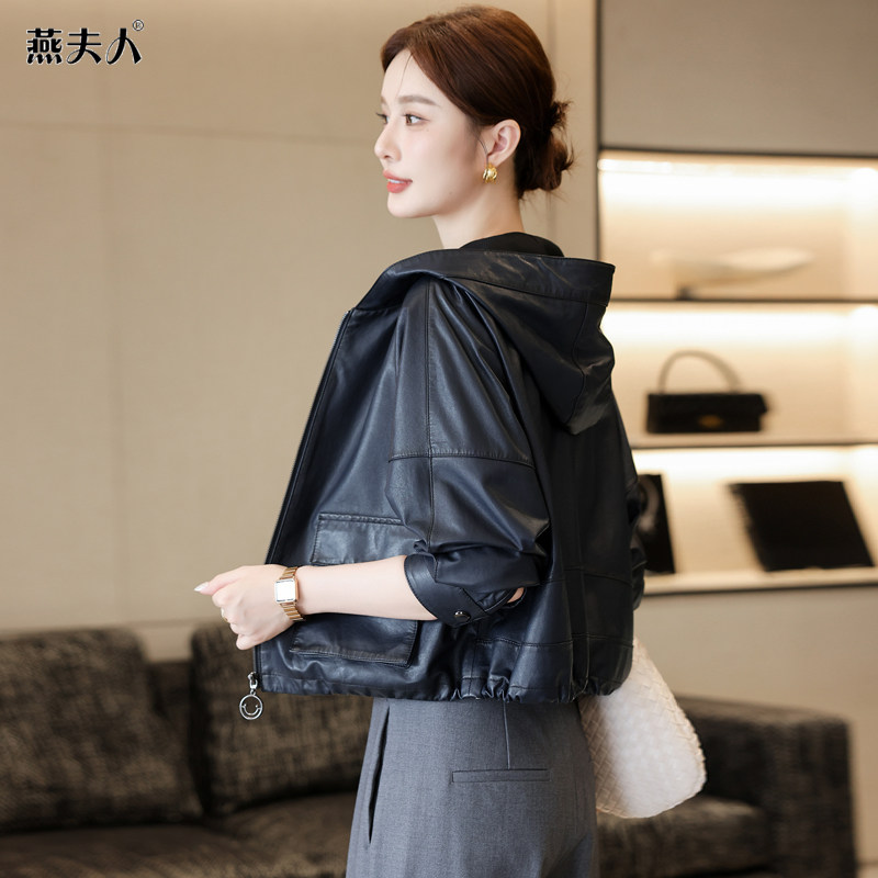 真皮皮衣女2025秋冬季新款宽松连帽头层绵羊皮夹克外套短款年轻版