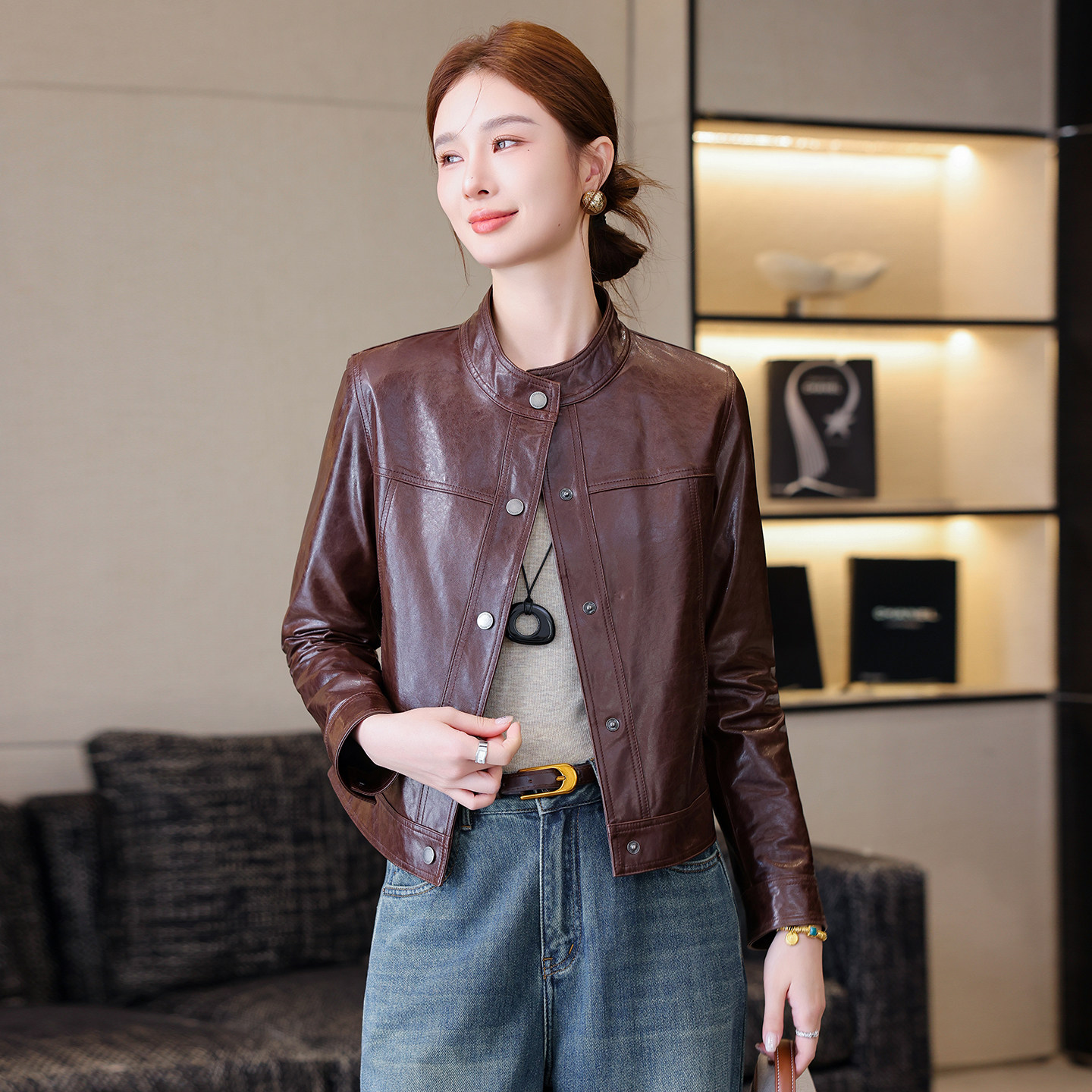 正肩小皮衣外套女2025春秋新款时尚显瘦高档真皮绵羊皮夹克短款