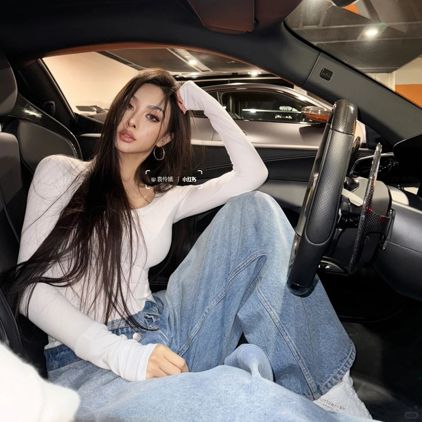 性感U领修身白色运动打底连体衣