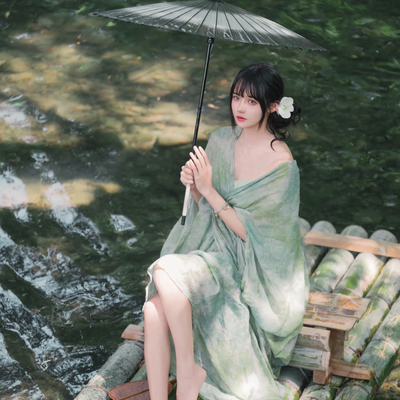 新中式V领绝美宽松小个子连衣裙