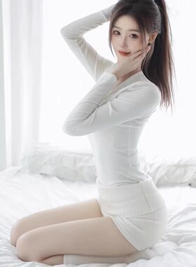 白色修身打底连体衣短裤热裤套装
