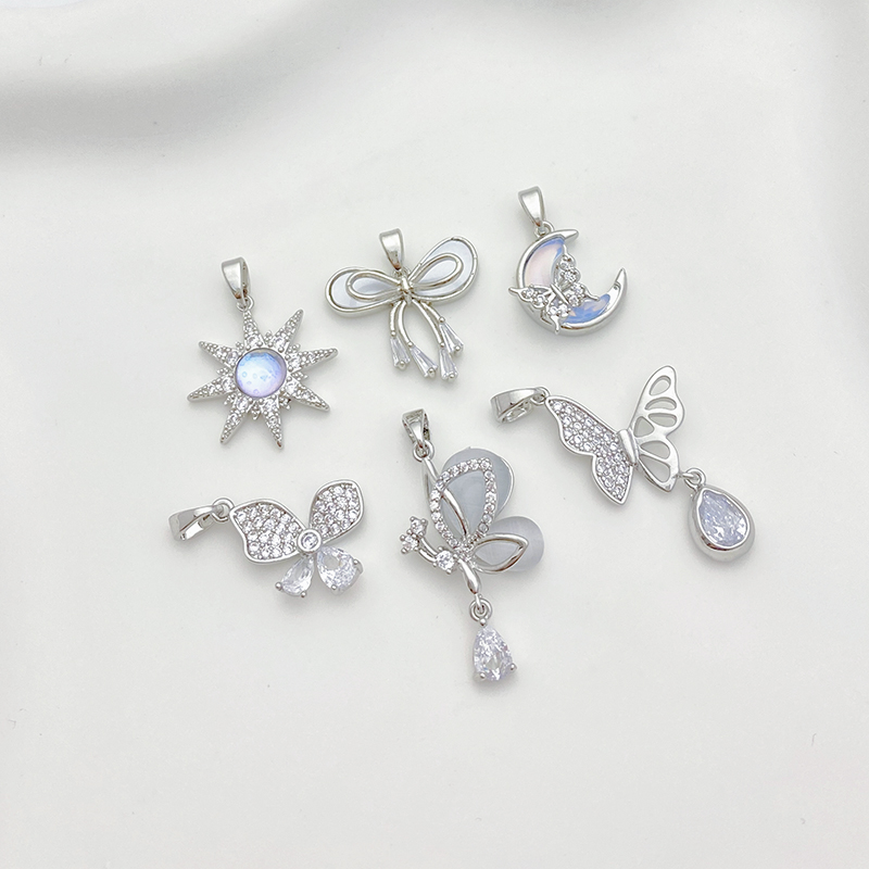 铜包白金蝴蝶月亮芒星吊坠