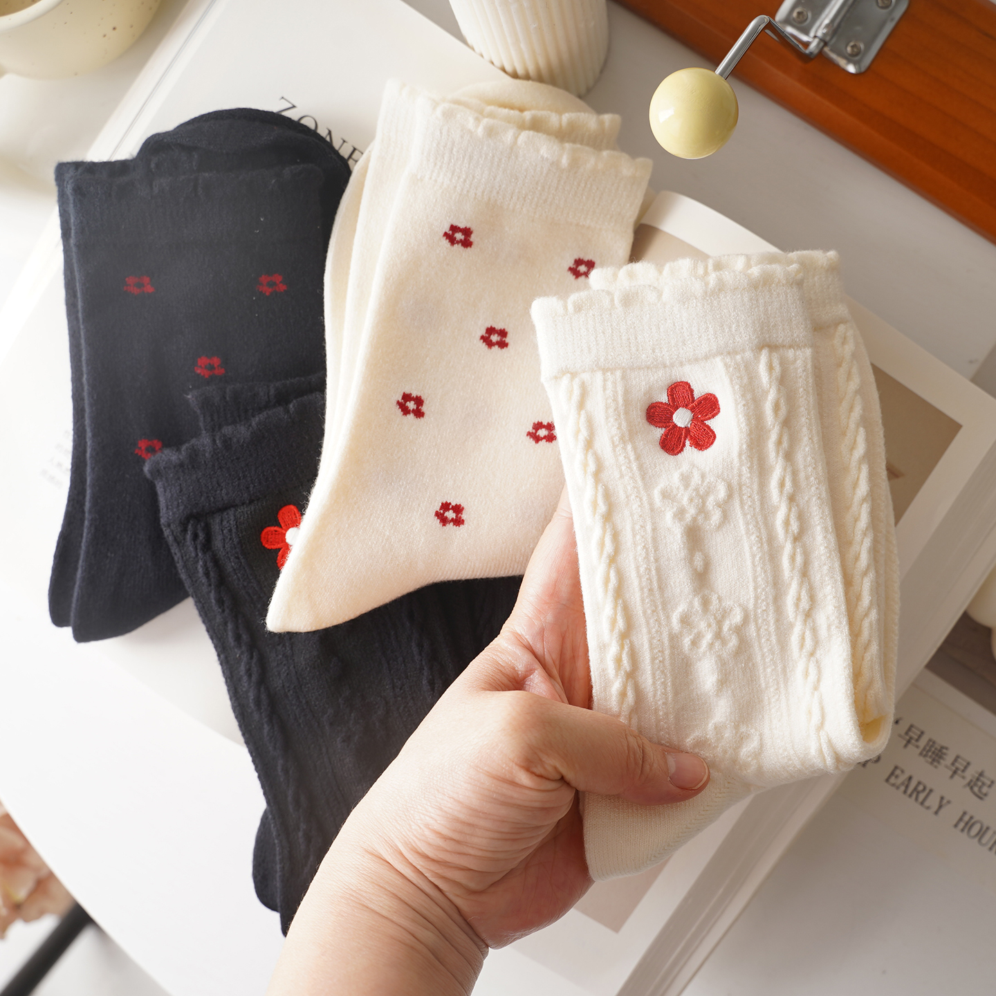舒服又好看秋冬季暖绒袜子女中筒