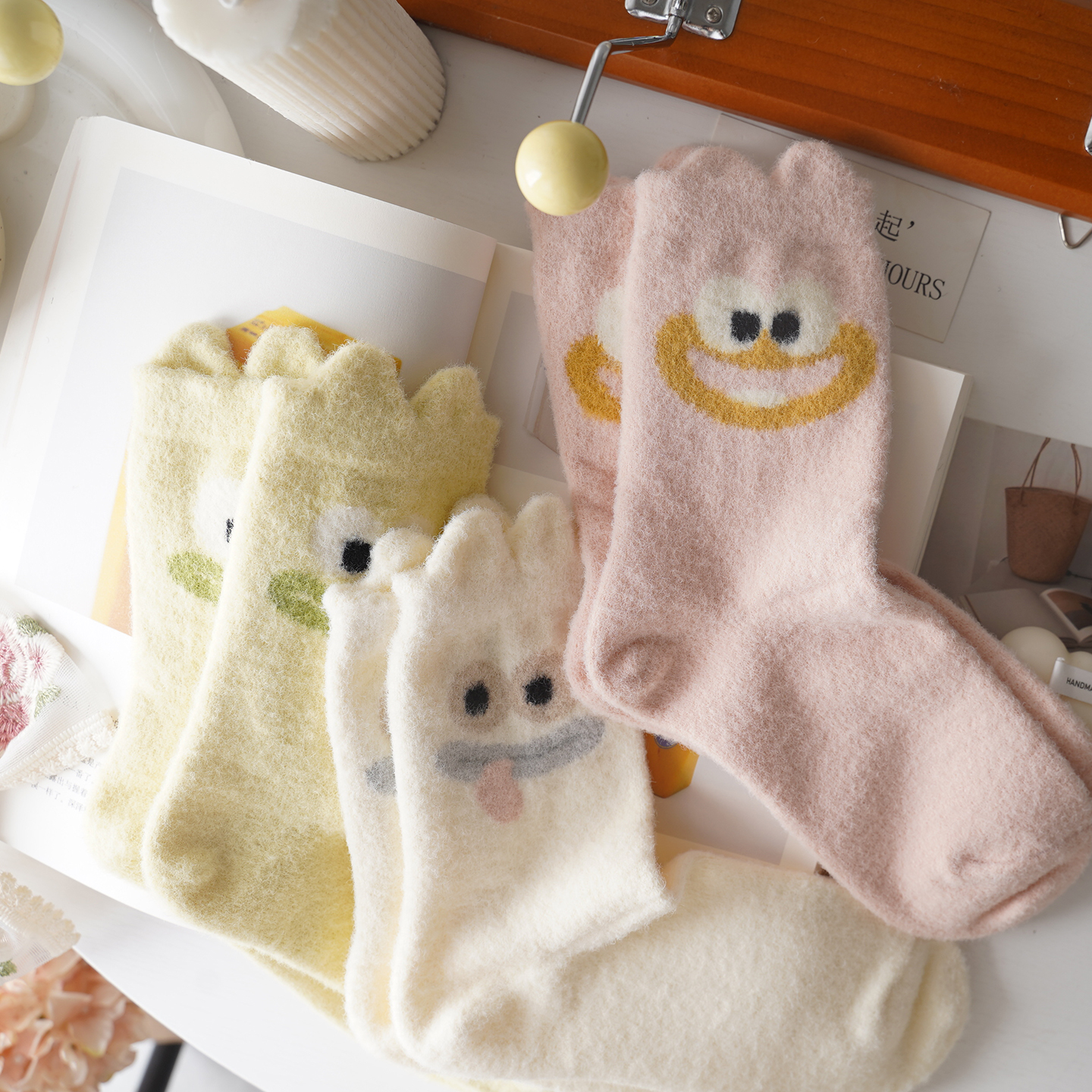 冬季毛毛袜加厚保暖睡眠袜女中筒