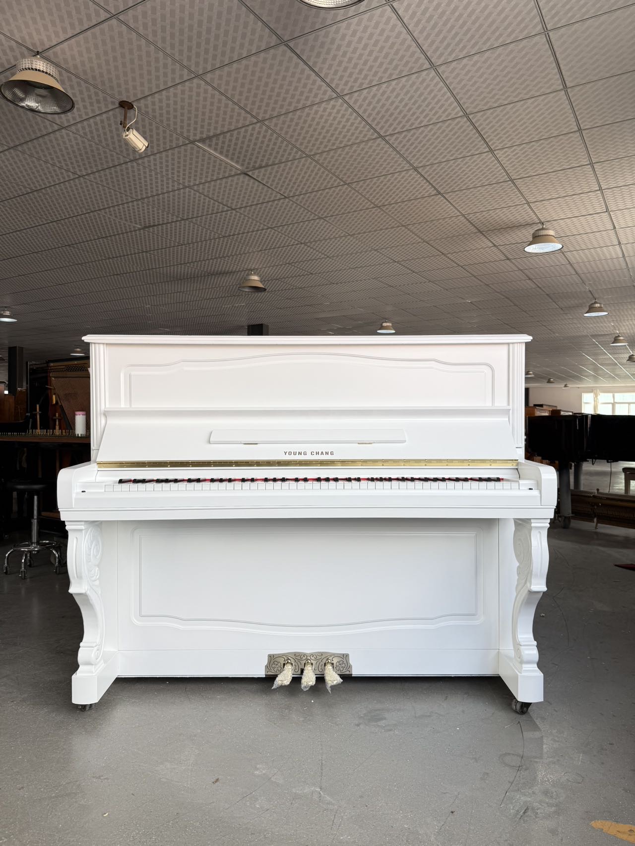 二手钢琴白色钢琴U121红木榔头练习琴