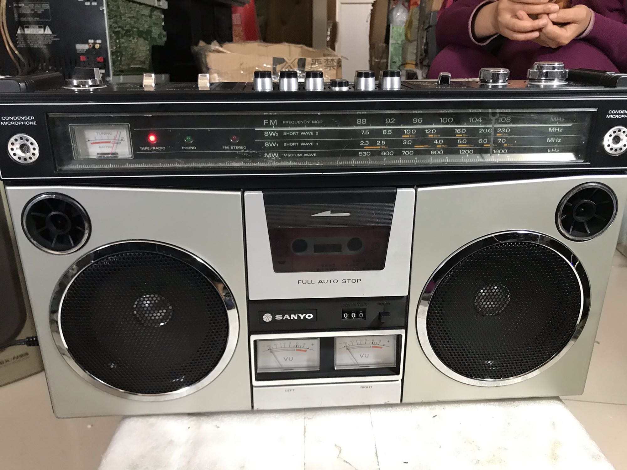 经典的三洋收录机4500k功能全好的双表头颇有动感