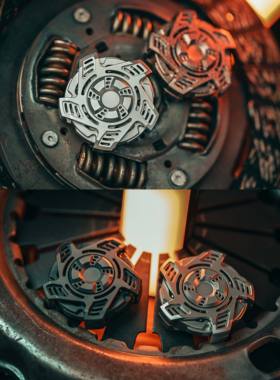 Eh EDC 铁室EDC飓风联动指尖钢珠陀螺金属玩具啪啪币推牌解压edc